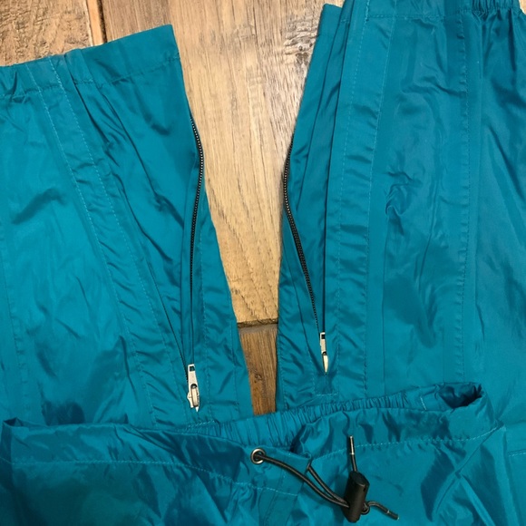Red Ledge waterproof shell rain pants. Size Small - Picture 2 of 4
